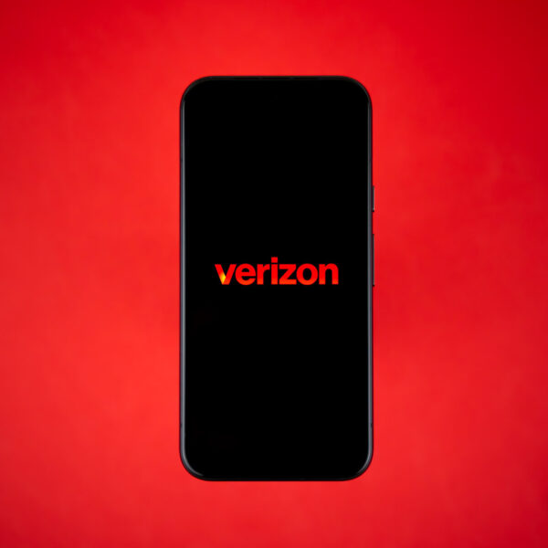 FCC just allowed Verizon to lock phones for longer than 60 days