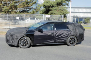 Kia K4 petrol estate shapes up to take…