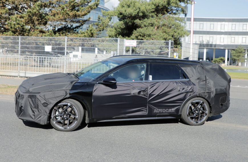 Kia K4 petrol estate shapes up to take…