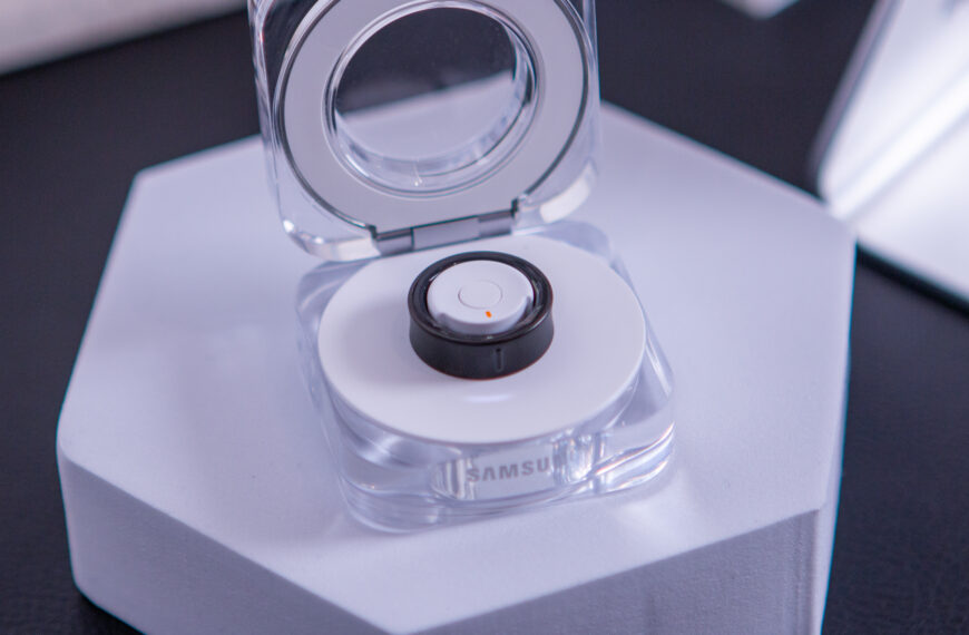 ಸ್ಯಾಮ್‌ಸಂಗ್ ಸದ್ದಿಲ್ಲದೆ ಎರಡು-ಟೋನ್ ಟೈಟಾನಿಯಂ ಕಪ್ಪು ಬಣ್ಣದಲ್ಲಿ ಸೀಮಿತ ಆವೃತ್ತಿಯ ಗ್ಯಾಲಕ್ಸಿ ಉಂಗುರವನ್ನು ಅನಾವರಣಗೊಳಿಸುತ್ತದೆ