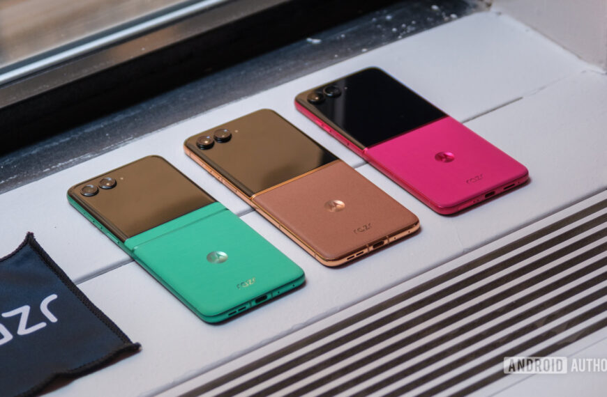 The Moto Razr faces an unexpected delay at Verizon