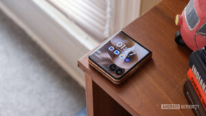 Motorola Razr Ultra 2025 drops to record-low price&hellip;