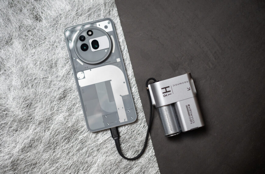 ರೆಡ್‌ಮ್ಯಾಜಿಕ್‌ನ 5,000 ಎಮ್ಎಹೆಚ್ ಪವರ್ ಬ್ಯಾಂಕ್ 65 ಡಬ್ಲ್ಯೂ ಗ್ಯಾನ್ ಚಾರ್ಜರ್ ಆಗಿ ದ್ವಿಗುಣಗೊಳ್ಳುತ್ತದೆ