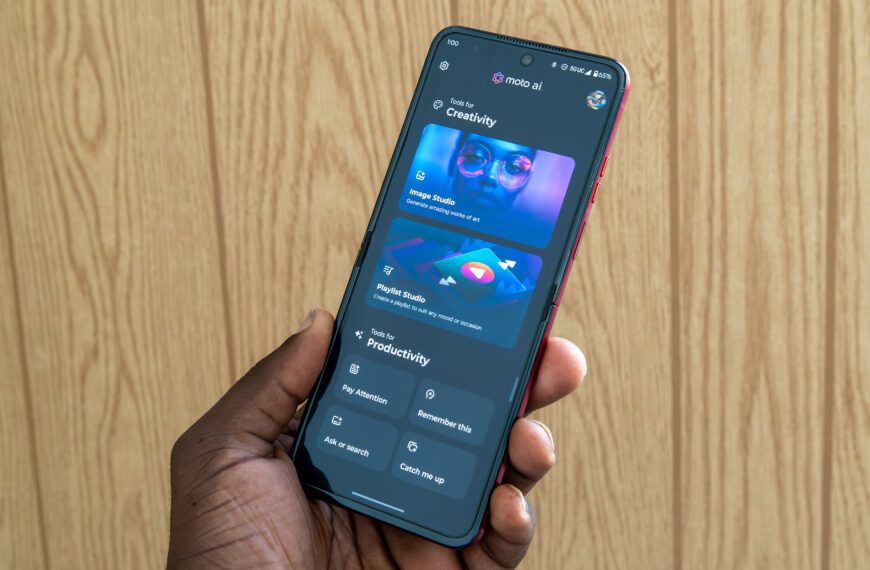 Motorola Razr Ultra 2025 vs. Xiaomi Mix Flip: Which should you buy?