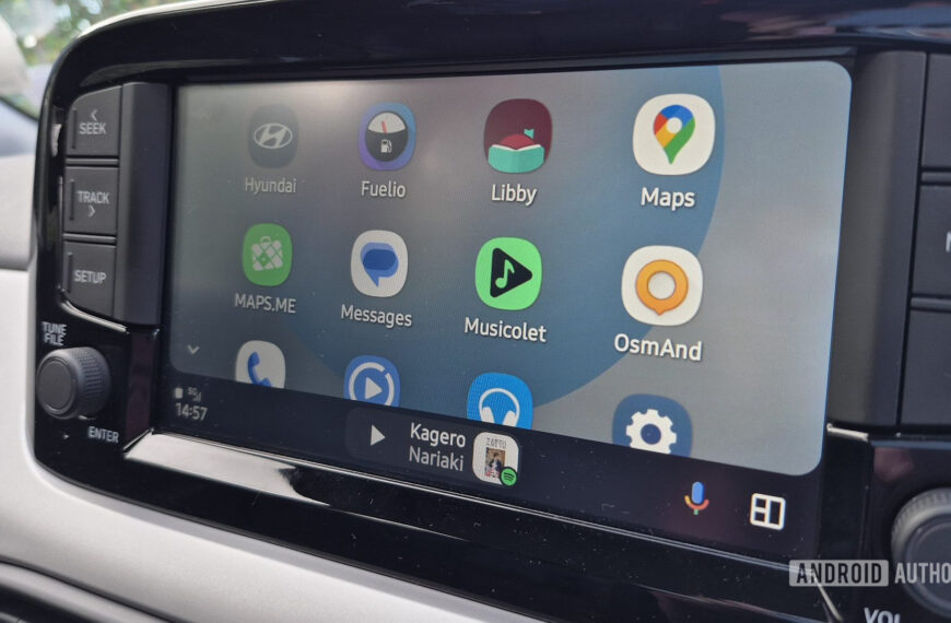 ಆಂಡ್ರಾಯ್ಡ್ ಆಟೋ ಒಂದು ವಿವಾದಾತ್ಮಕ ಬದಲಾವಣೆಯನ್ನು ರೋಲ್ಬ್ಯಾಕ್ ಮಾಡಬಹುದು ಆದರೆ…