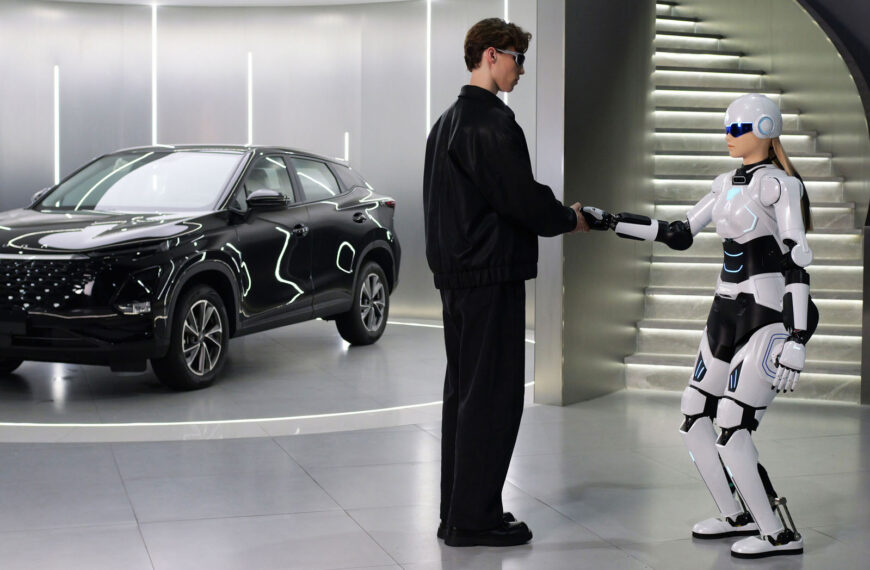 ಮಾರಾಟವನ್ನು ಹೆಚ್ಚಿಸಲು ಕಾರು ಕಂಪನಿಗಳು ಹುಮನಾಯ್ಡ್ ರೋಬೋಟ್‌ಗಳಲ್ಲಿ ಏಕೆ ಬ್ಯಾಂಕಿಂಗ್ ಮಾಡುತ್ತಿವೆ