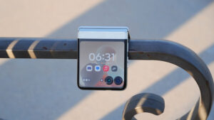 Verizon hits play on its Motorola Razr 2025…