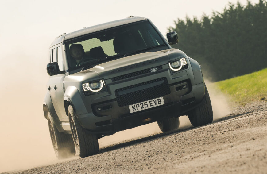 Land Rover Defender Octa Review 2025, Price &…