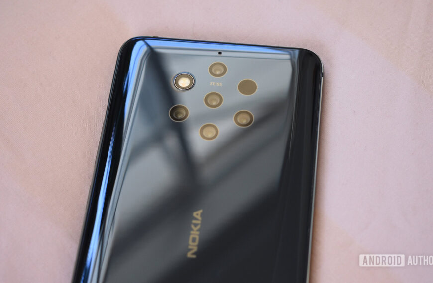 This 2019 Android phone’s crazy camera setup is…