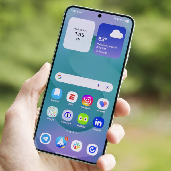 One UI 8 could give screenshots an HDR glow-up that was missing from betas