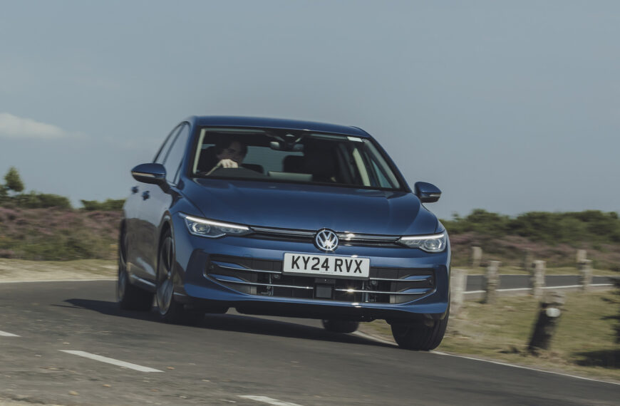 Volkswagen Golf eHybrid Review 2025, Price & Specs