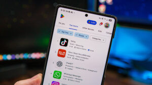 Google Play Store’s new swipe gesture is here…
