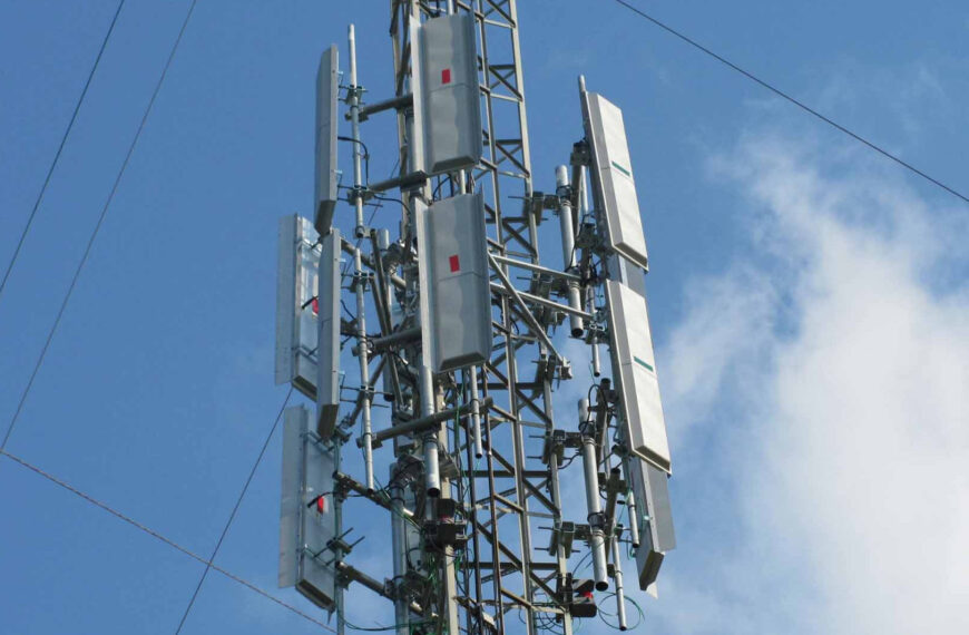 Android 16 can warn you if a fake cell tower is trying to spy on you