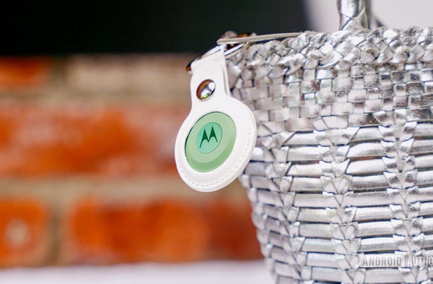 Moto Tag update brings UWB tracking to Android Find Hub
