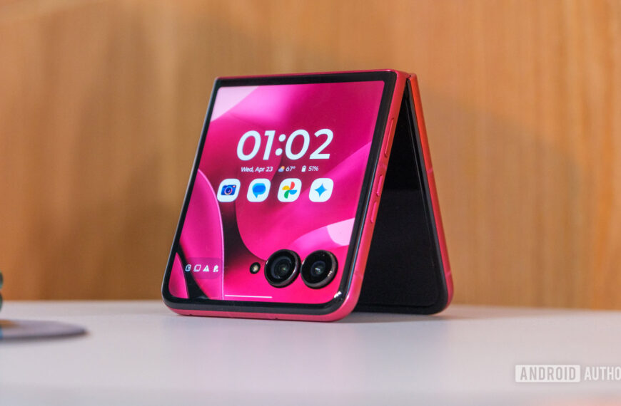 ಮೊಟೊರೊಲಾ RAZR ಪ್ಲಸ್ 2025 ಹನಿಗಳು ರೆಕಾರ್ಡ್-ಕಡಿಮೆ ಬೆಲೆಗೆ: $ 300 ಉಳಿಸಿ!
