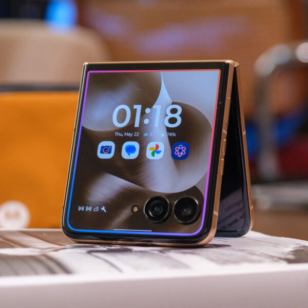 Motorola Razr Ultra deal: Get a free upgrade to 1TB of storage