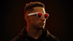 Mbappé and Mahomes promote new Oakley Meta smart…