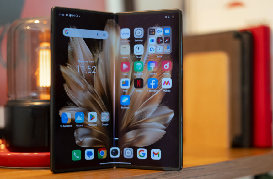 The first dust-resistant and waterproof foldable is coming