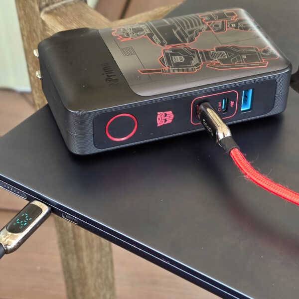 Here’s why your next USB-C cable should have a screen