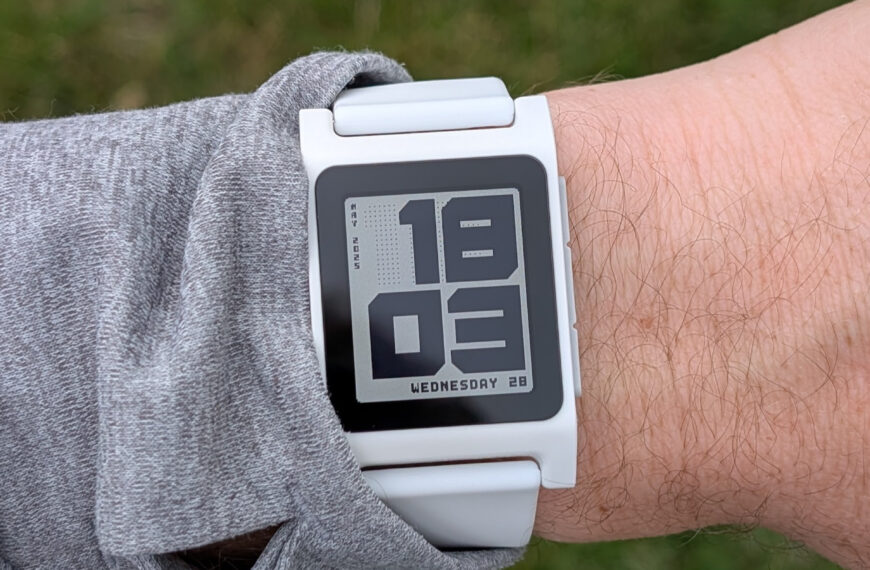 Craving a throwback smartwatch? The Pebble refresh ships…