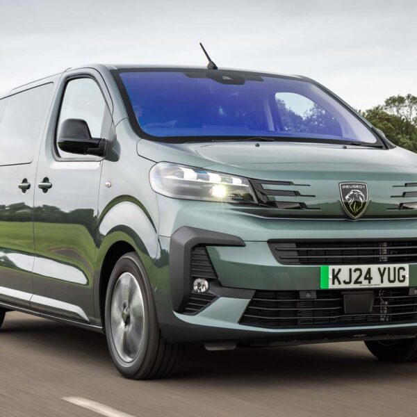 Peugeot E-Traveller Review 2025, Price & Specs