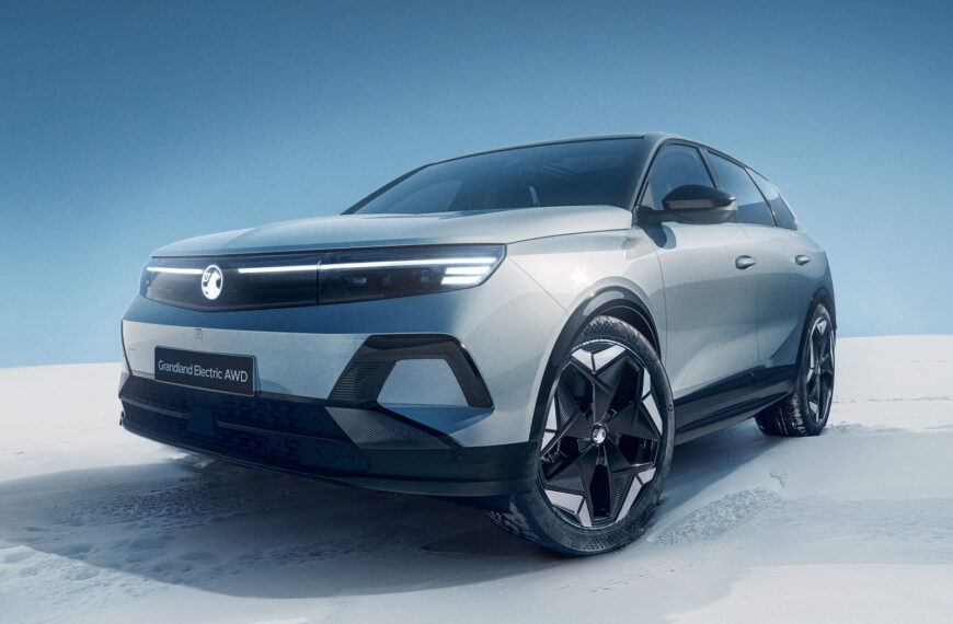 Vauxhall Grandland Electric gains 4WD variant with 321bhp