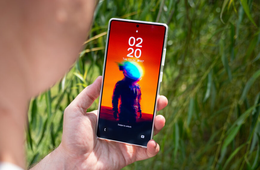 Samsung Galaxy S25 Ultra display review: Brilliant, unique, and perplexing