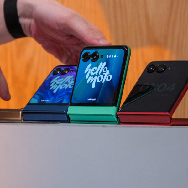 ಎಲ್ಲಾ 2025 ಮೊಟೊರೊಲಾ ರ z ರ್ ಫೋಲ್ಡಬಲ್ಸ್ ಮಾರಾಟದಲ್ಲಿದೆ!