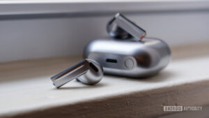 It’s official: Samsung is launching new Galaxy Buds&hellip;