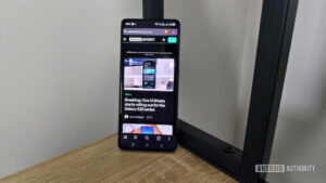 Android’s new ‘Expanded’ dark mode darkens apps without&hellip;