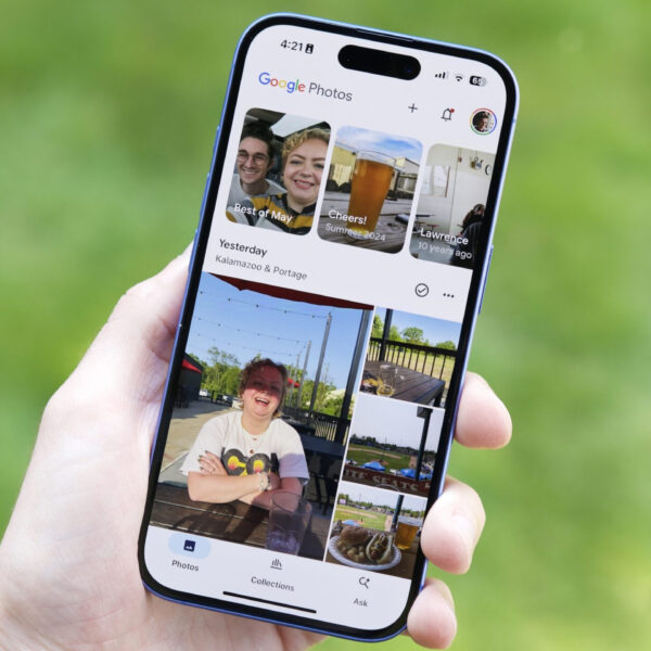 Google Photos finally ditches its bottom bar for a floating toolbar