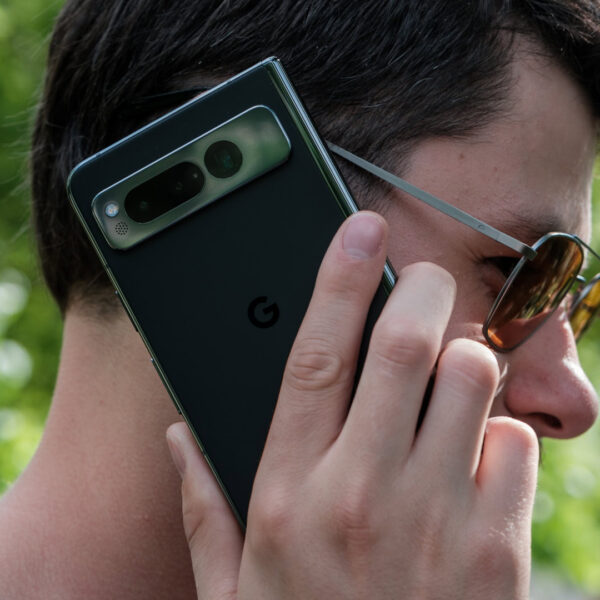 ಗೂಗಲ್ ಫೋನ್ ಅಭಿವ್ಯಕ್ತಿ ನವೀಕರಣಗಳು ಈಗ ಹೊರಹೊಮ್ಮುತ್ತಿವೆ