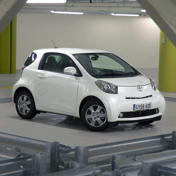 ಟೊಯೋಟಾ ಐಕ್ಯೂ: ಅದ್ಭುತವಾಗಿ ದೋಷಪೂರಿತ ನಗರ ಕಾರು ಈಗ ಕಲ್ಟ್…