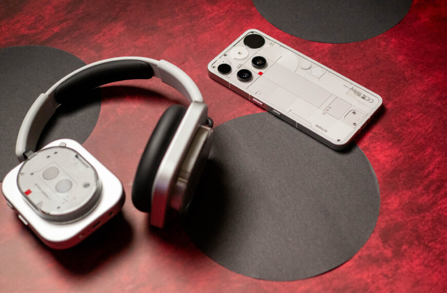 Open sales for Nothing’s ‘true flagship’ Phone 3&hellip;