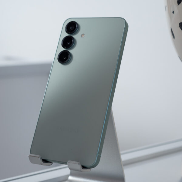 ಬೃಹತ್ ಗ್ಯಾಲಕ್ಸಿ ಎಸ್ 25 ಫೆ ಸೋರಿಕೆ ಪ್ರಾಯೋಗಿಕವಾಗಿ ಅದರ…