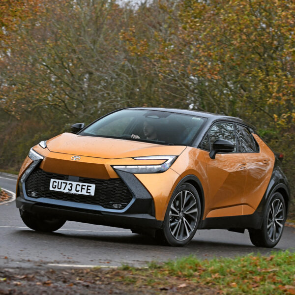 ಟೊಯೋಟಾ ಸಿ-ಎಚ್ಆರ್ ವಿಮರ್ಶೆ | ಆಟಾಕಾರ್ಕೆ