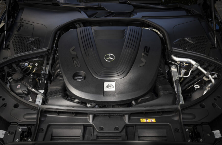 ಮುಂದಿನ ದಶಕದಲ್ಲಿ ವಿ 12 ಎಂಜಿನ್ಗಳನ್ನು ಮಾರಾಟ ಮಾಡಲು ಮರ್ಸಿಡಿಸ್