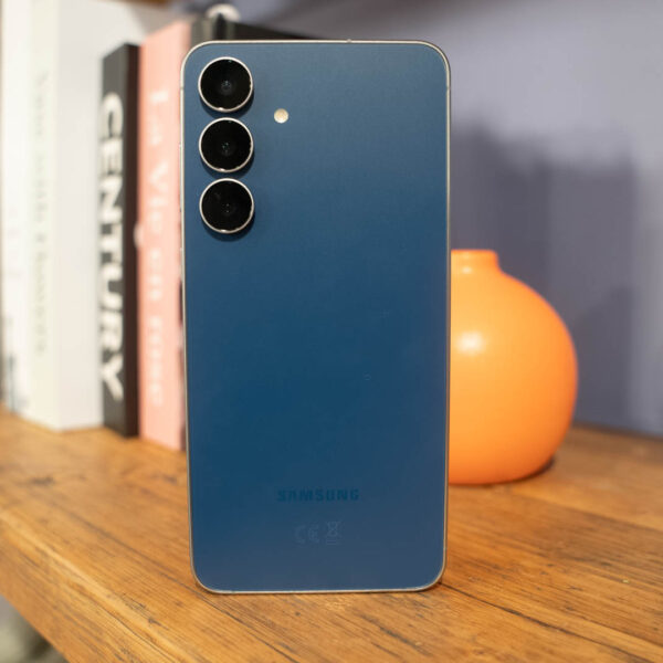 Samsung Galaxy S25 FE hits a new record-low price