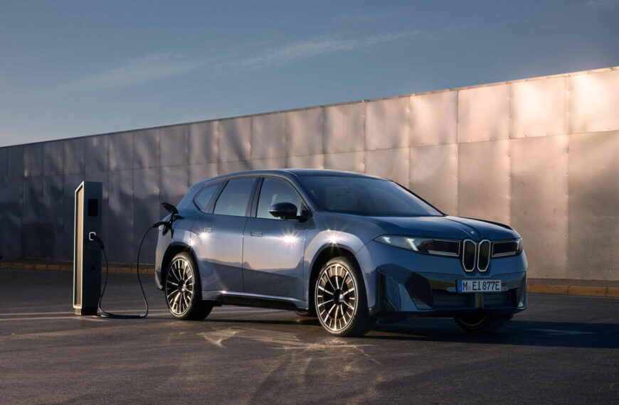 BMW ‘confident’ of leading EV&hellip;