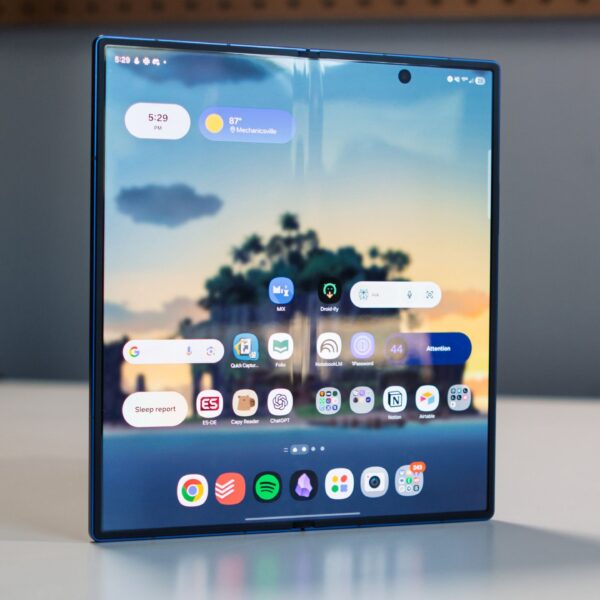 ‘Wide’ Galaxy Z Fold inbound, and these alleged specs have us curious
