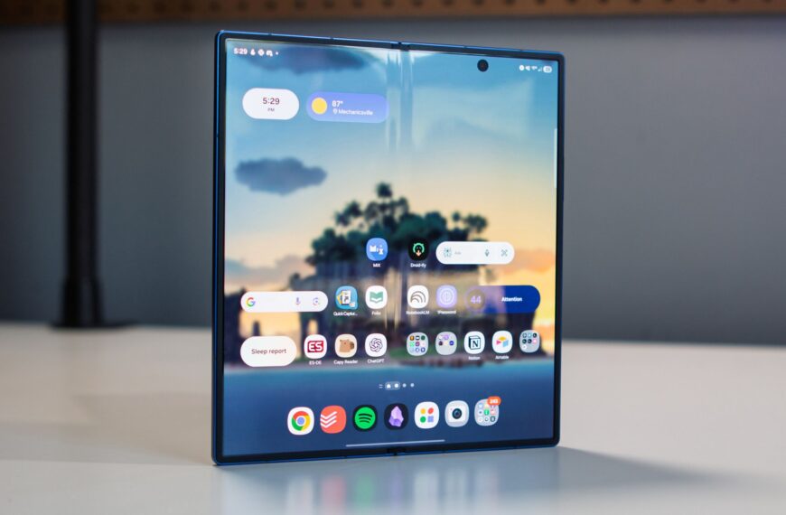 ‘Wide’ Galaxy Z Fold inbound, and these alleged specs have us curious