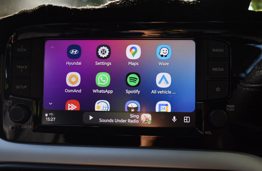 Android Auto connection issues hit Pixel and Samsung phones