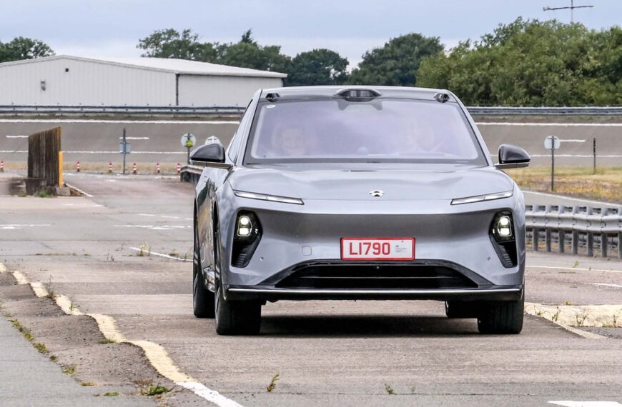 Nio shocks with fully active&hellip;