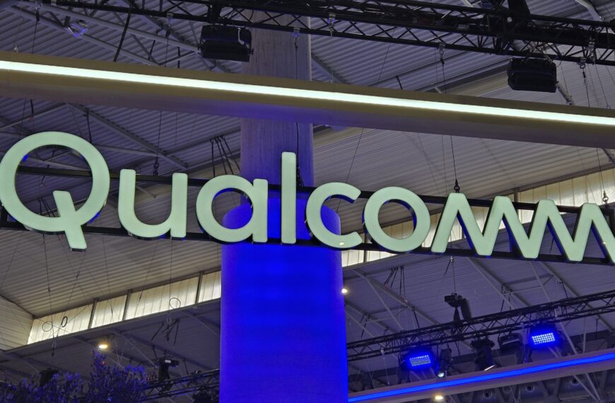 Qualcomm announces double-digit revenue gains as AI drives sales across form factors, expects high Snapdragon share in the Galaxy S26 series