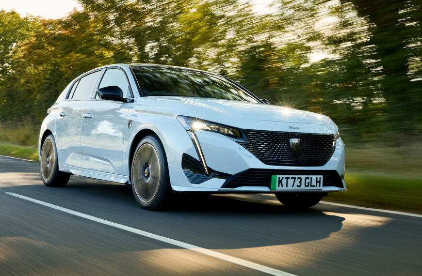 Tested: 2025 Peugeot e-308 –&hellip;