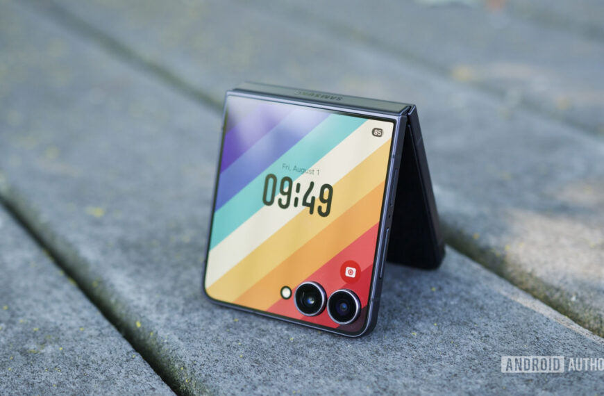 Is the upcoming foldable stuck in the past?