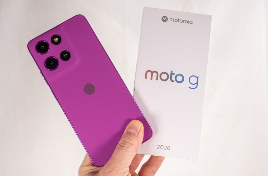 The Moto G 2026 is a surprisingly great $199 phone, and it’s now available with some crazy colors and materials in tow (including this ludicrous pink color)