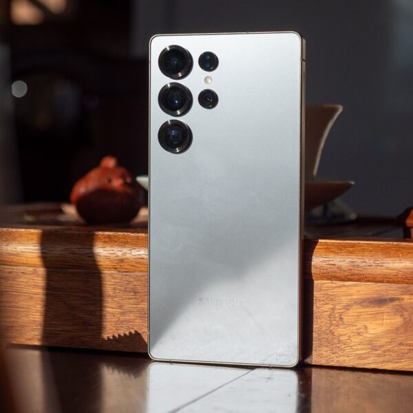 Samsung has a lot to fix in the Galaxy S25 series’ January security update