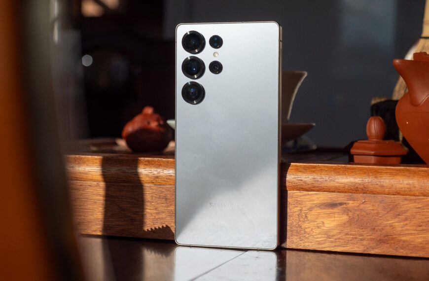 Samsung has a lot to fix in the Galaxy S25 series’ January security update