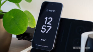 Pixel 10 users report always-on display ‘flicker’ issue